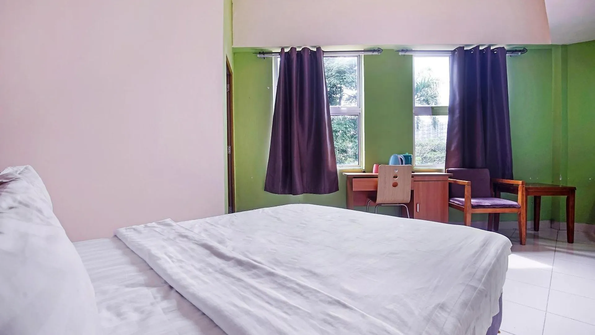 Hotel Night Queen Salak Tinggi Sepang