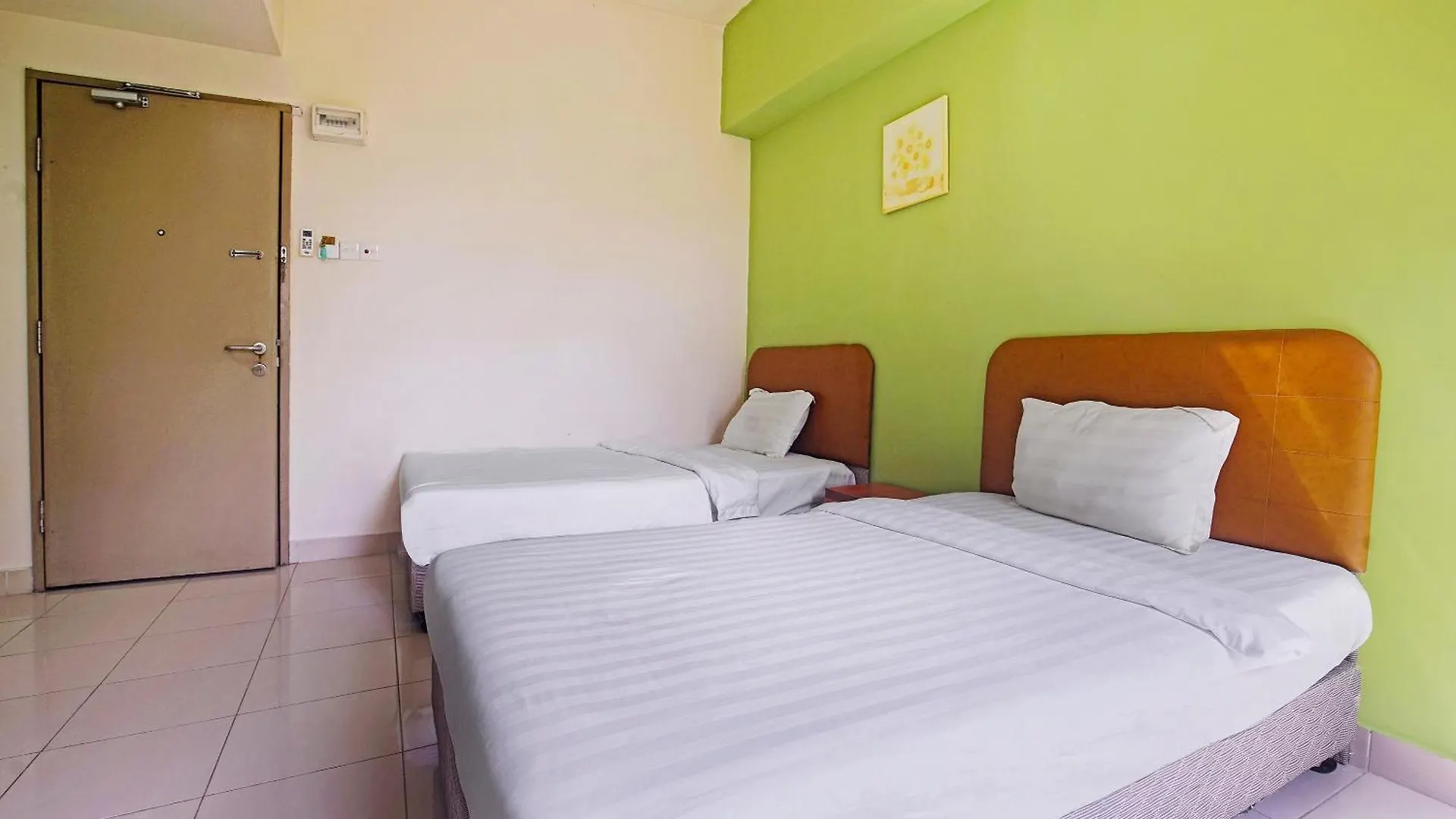 Hotel Night Queen Salak Tinggi Sepang